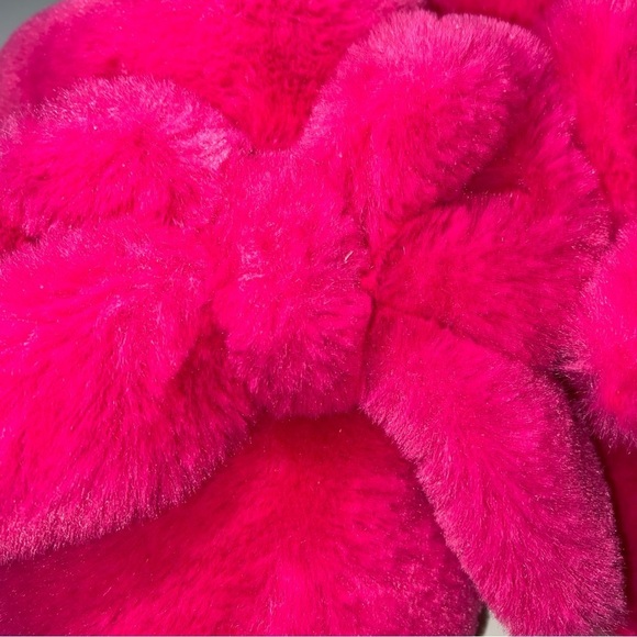 Juicy Couture Pink Fuzzy Bow Slippers New Out of Box Soft Plush House Shoes - Picture 2 of 6